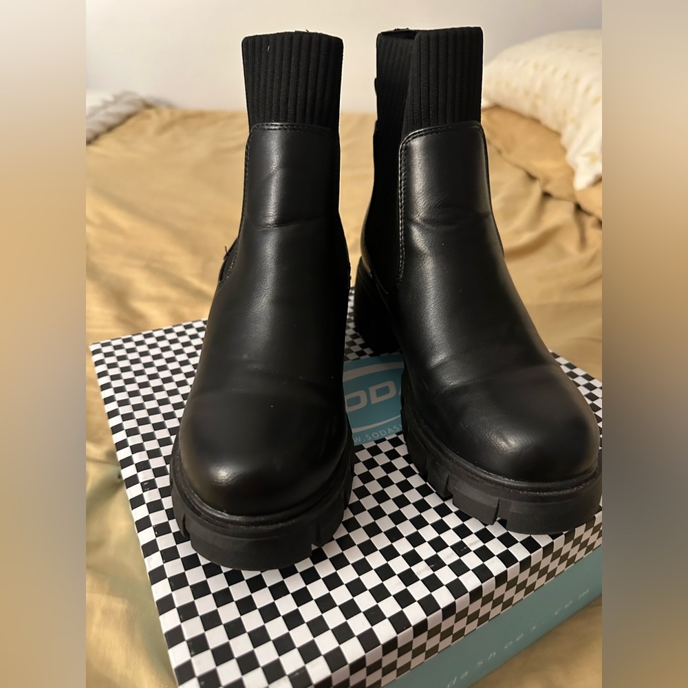 Soda black boots